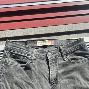 Black Levi Low Rise Slim Straight W30, L32